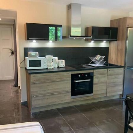 Apartament Centre Historique De Frejus - Face A La Mairie Zewnętrze zdjęcie