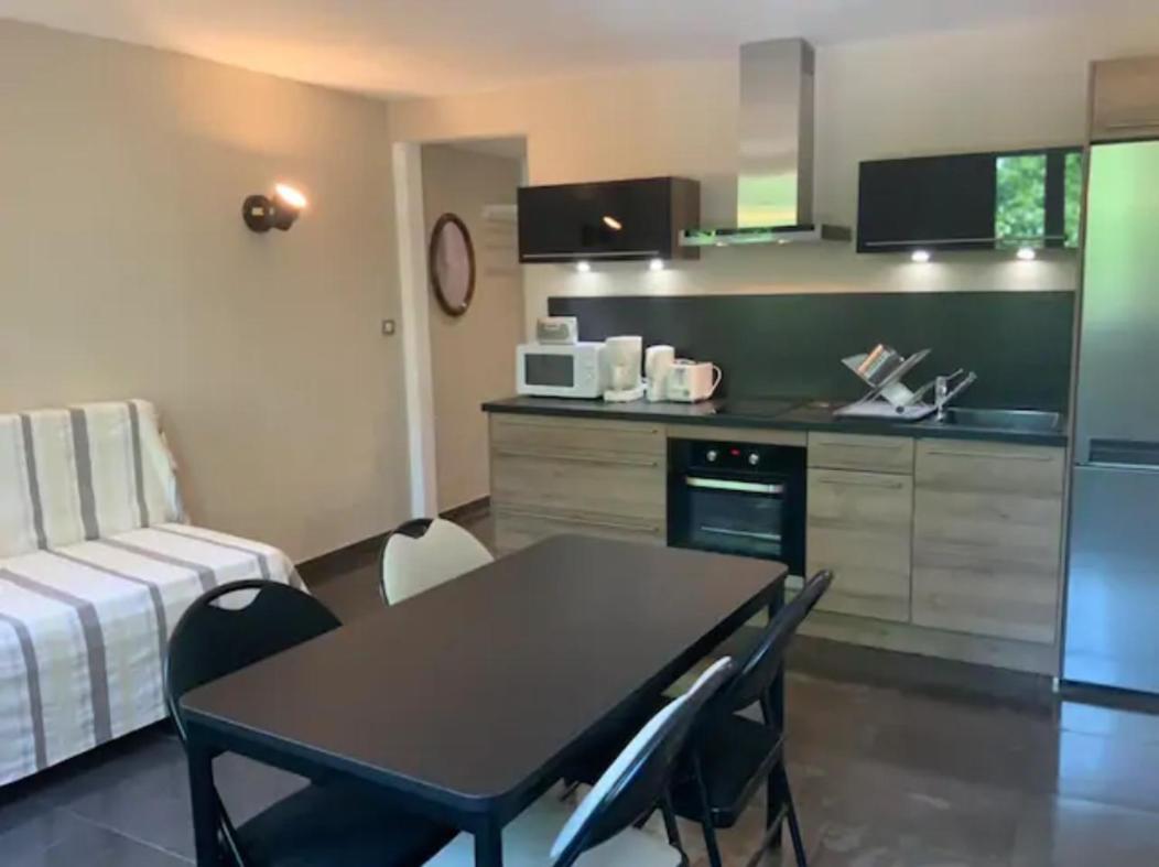 Apartament Centre Historique De Frejus - Face A La Mairie Zewnętrze zdjęcie