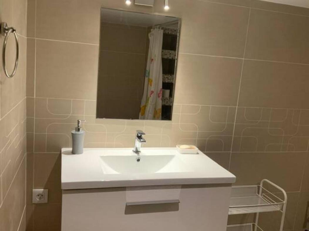 Apartament Centre Historique De Frejus - Face A La Mairie Zewnętrze zdjęcie